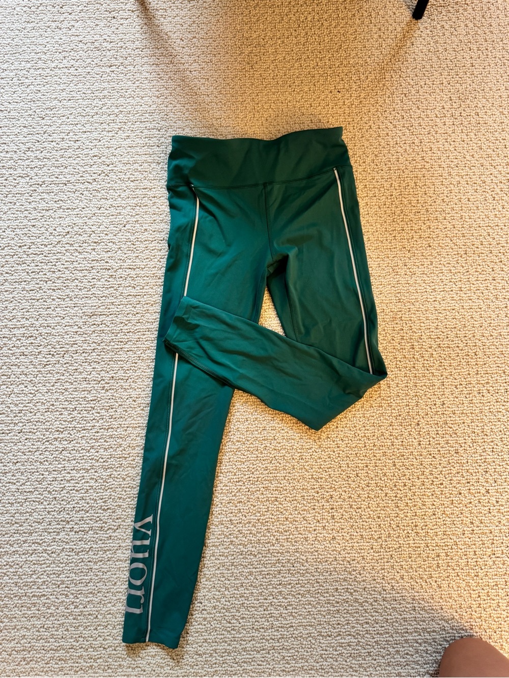 Vuori Green Athletic Leggings with Side Stripe